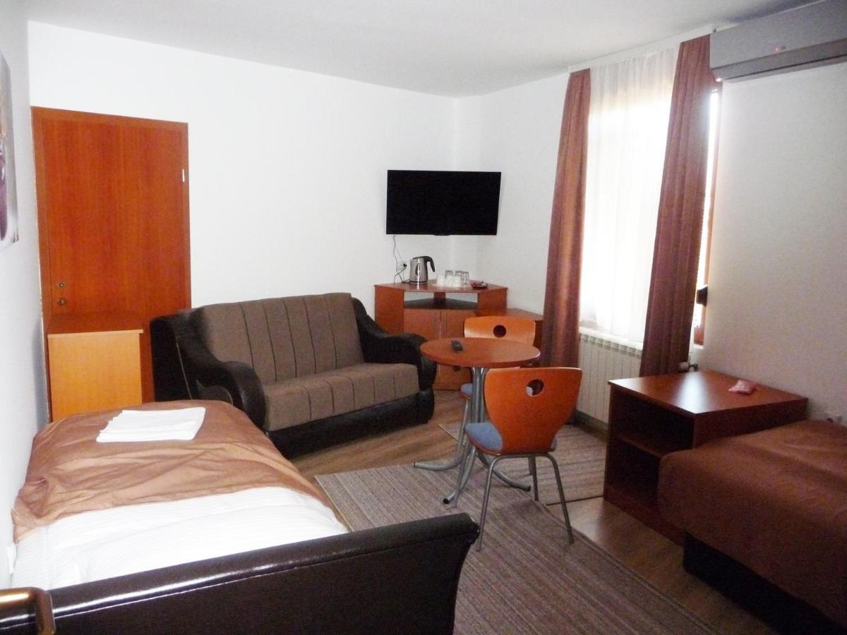 Ni Sobe Rooms Aleksandar المظهر الخارجي الصورة